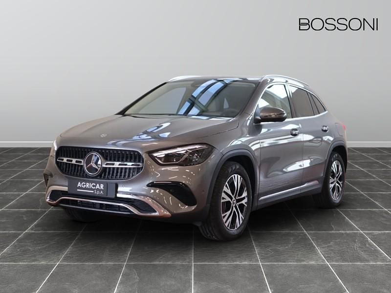 Nuova Mercedes GLA180 Advanced 116 CV (85 kW) 2025 Grigio SUV