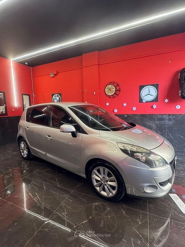 Usata Renault Scénic III Dynamique 110 CV (80 kW) 2011 Argento Monovolume
