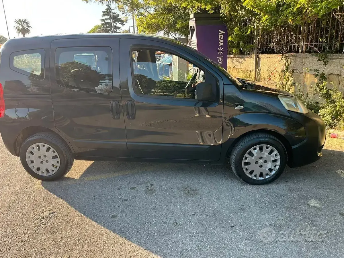 Usata Peugeot Bipper 75 CV (55 kW) 2011 Grigio Monovolume