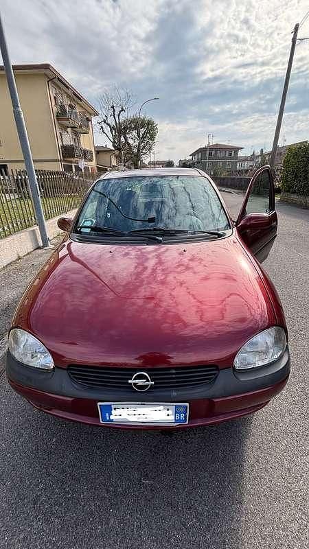 Usata Opel Corsa 54 CV (39 kW) 2000 Rosso Berlina