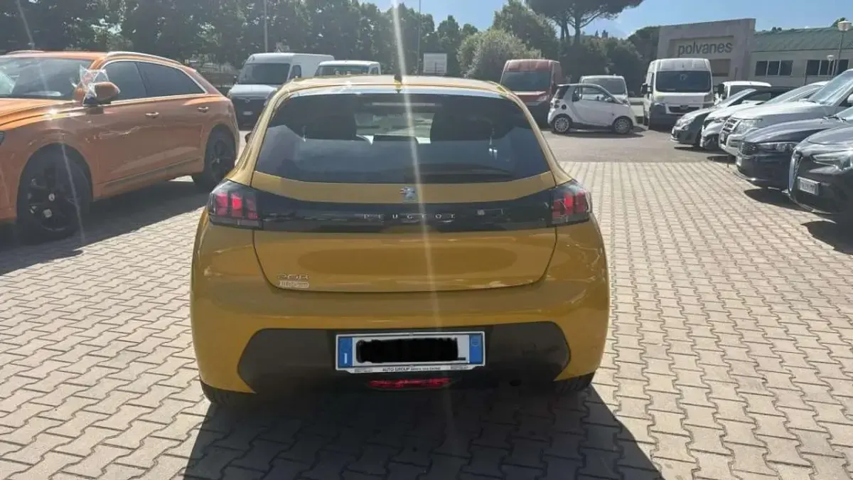 Usata Peugeot 208 Active 75 CV (55 kW) 2023 Giallo Utilitaria