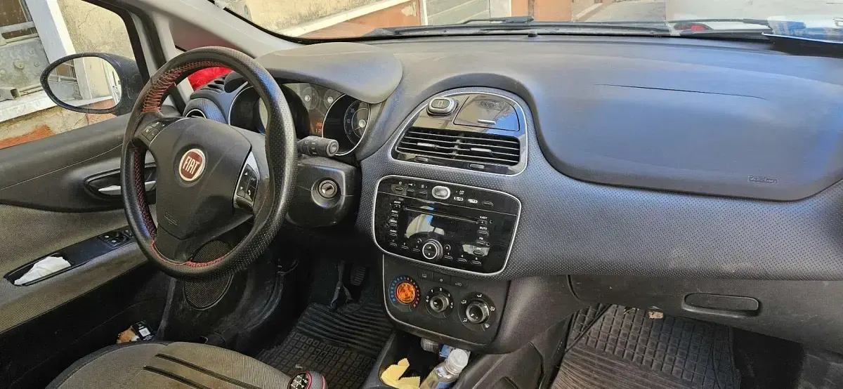 Usata Fiat Grande Punto Emotion 90 CV (66 kW) 2009 Bianco Utilitaria