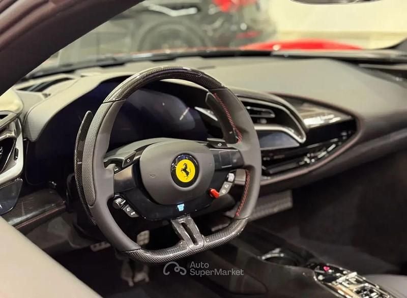 Nuova Ferrari SF90 780 CV (573 kW) 2026 Rosso Cabrio