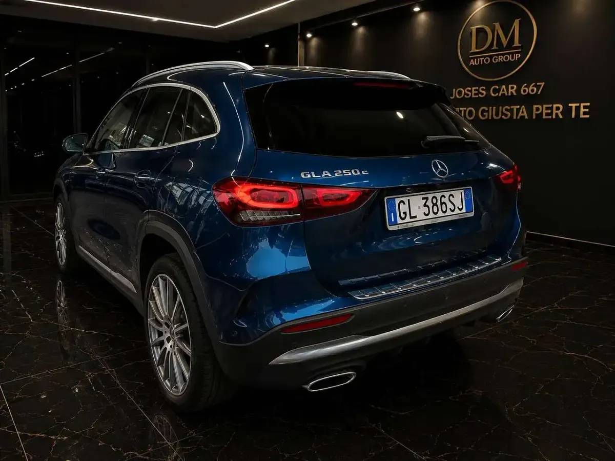 Usata Mercedes GLA250 Premium 160 CV (117 kW) 2023 Blu/azzurro SUV