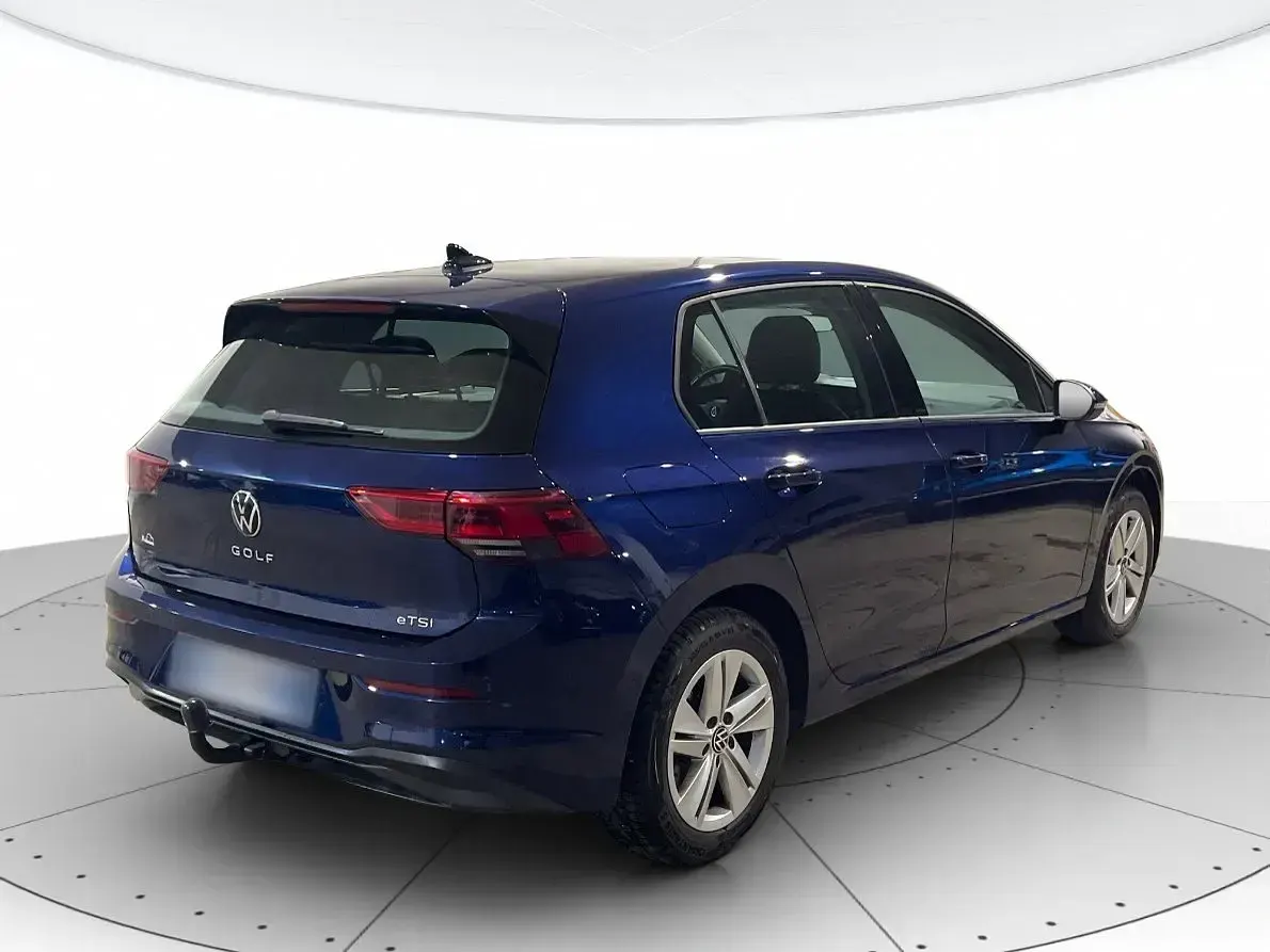 Usata VW Golf VIII R-line 131 CV (96 kW) 2022 Blu Berlina