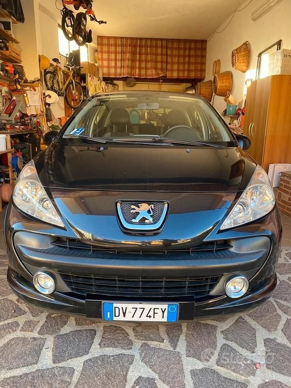 Nero Usata 2008 Peugeot 207 Sport Tre volumi | 4000 € (Cara) - Immagine 1/4