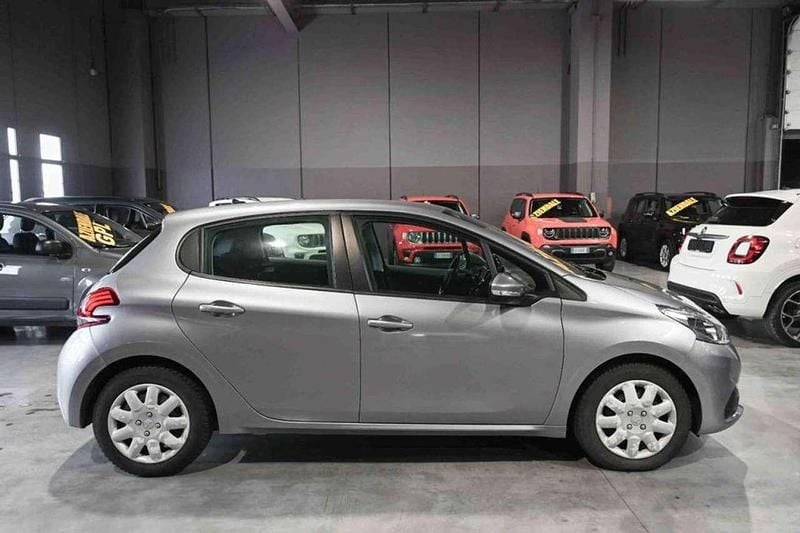 Usata Peugeot 208 Active 82 CV (60 kW) 2019 Grigio Utilitaria