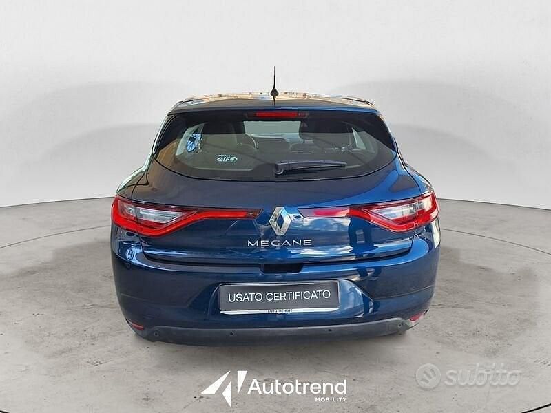 Usata Renault Mégane IV Business 95 CV (69 kW) 2019 Blu Berlina
