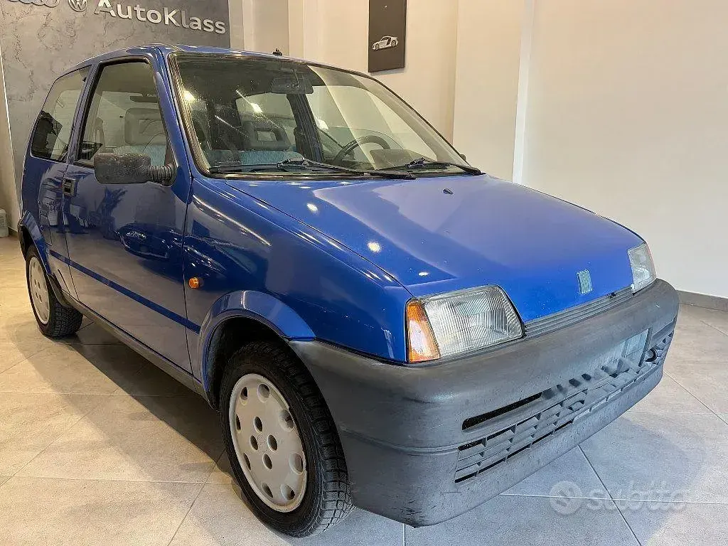 Usata Fiat Cinquecento Young 39 CV (28 kW) 1998 Bluazzurro Utilitaria