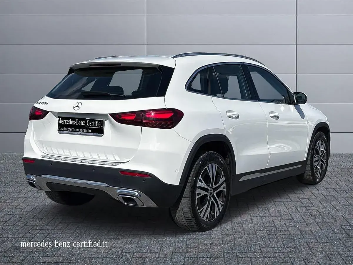 Usata Mercedes GLA180 Advanced 116 CV (85 kW) 2023 Bianco SUV