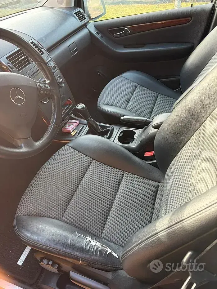 Usata Mercedes A180 109 CV (80 kW) 2009 Grigio Berlina