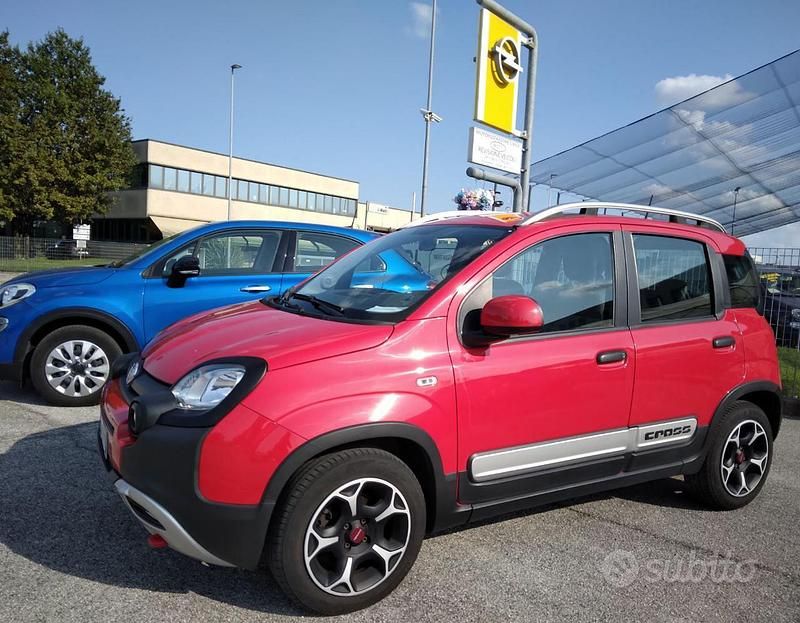 Usata Fiat Panda Cross Cross 70 CV (51 kW) 2022 Rosso Utilitaria