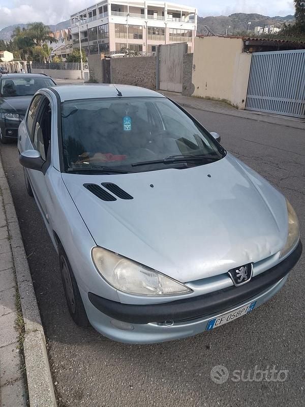 Usata Peugeot 206 68 CV (50 kW) 2003 Grigio Utilitaria