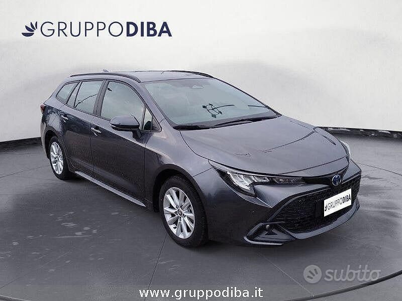 Nuova Toyota Corolla Active 2025 Grigio Station wagon