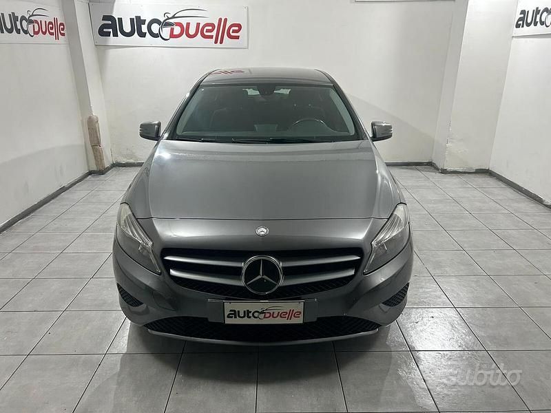 Usata Mercedes A180 Executive 108 CV (79 kW) 2015 Grigio Berlina