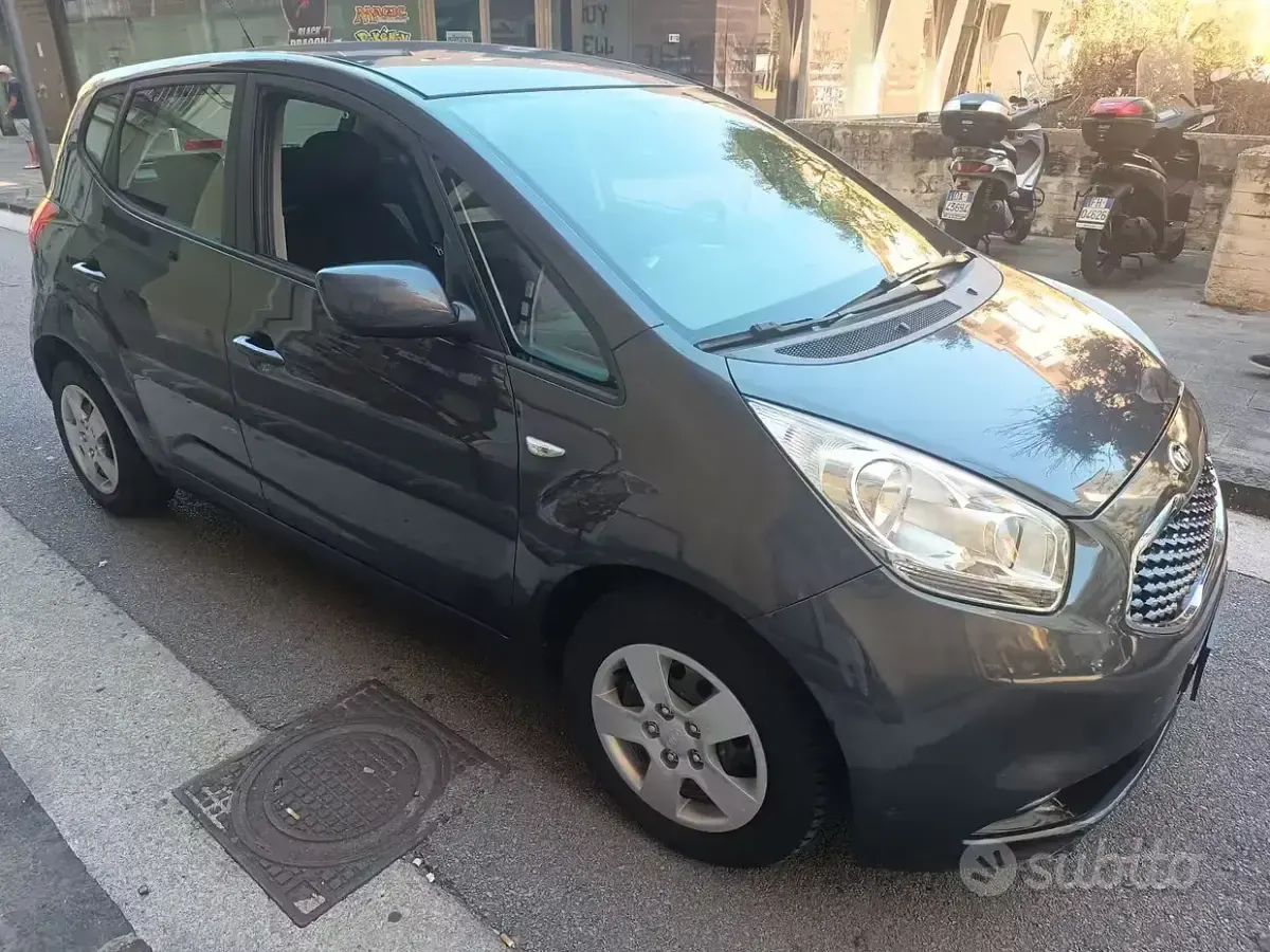 Usata Kia Venga 90 CV (66 kW) 2017 Grigio Utilitaria