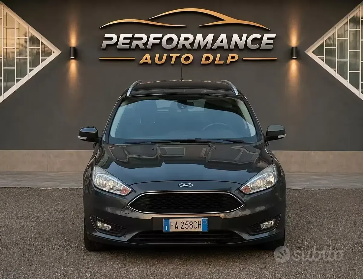 Usata Ford Focus Titanium 120 CV (88 kW) 2015 Grigio Station wagon