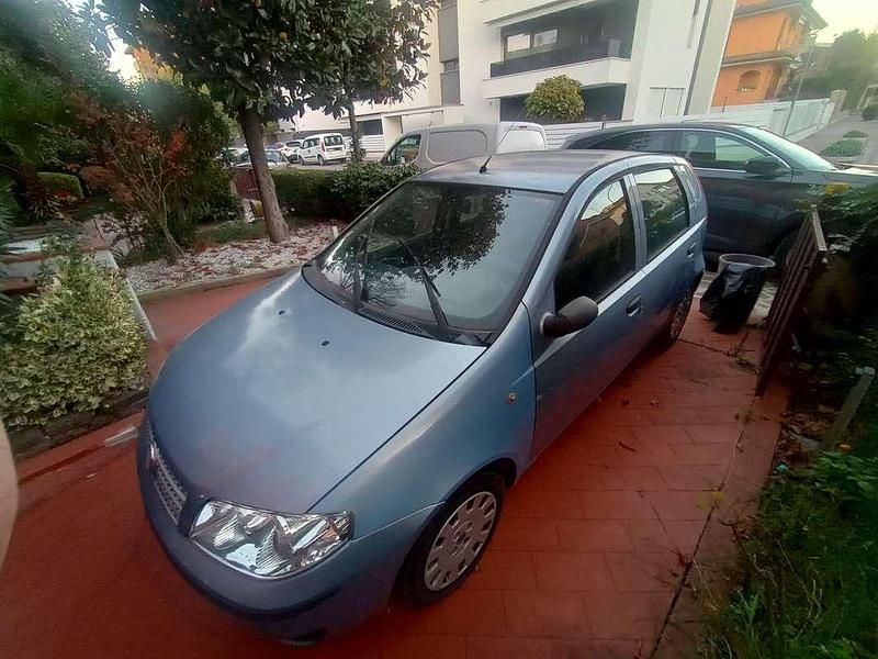 Usata Fiat Punto Classica 60 CV (44 kW) 2010 Blu/azzurro Berlina