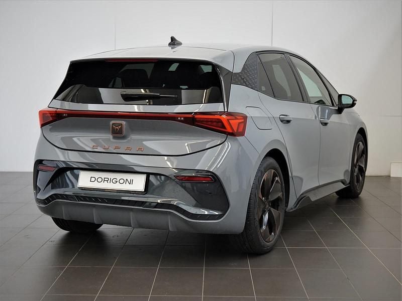 Usata Cupra Born 69 kW (95 CV) 2023 Grigio vapore Utilitaria