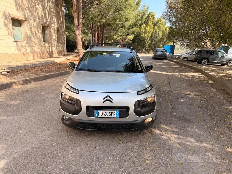 Käytetty Citroën C4 Shine 99 HP (72 kW) 2016 Harmaa Sedan
