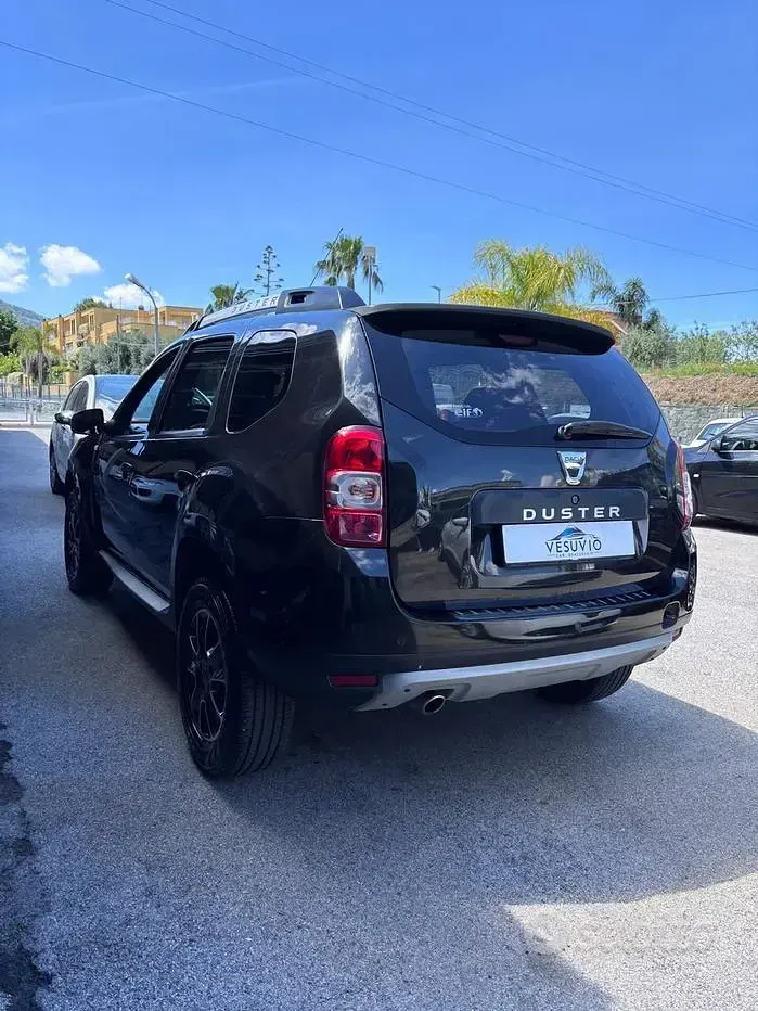 Usata Dacia Duster Lauréate 109 CV (80 kW) 2017 Nero SUV