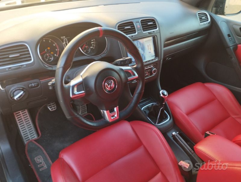 Nero Usata 2010 VW Golf VI GTI Tre volumi | 11.000 € - Immagine 1/4