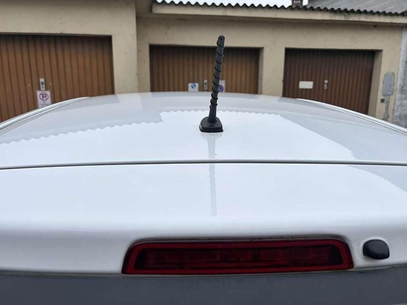 Usata Toyota Yaris Sol 87 CV (63 kW) 2015 Bianco Utilitaria