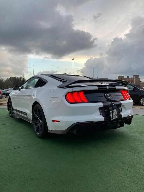 Usata Ford Mustang Fastback 290 CV (213 kW) 2019 Bianco Coupé