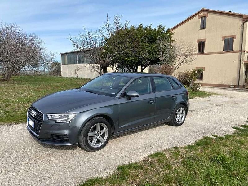 Usata Audi A3 Business 131 CV (96 kW) 2019 Berlina