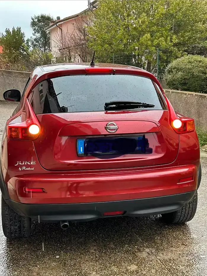 Usata Nissan Juke Tekna 117 CV (86 kW) 2013 Rosso SUV
