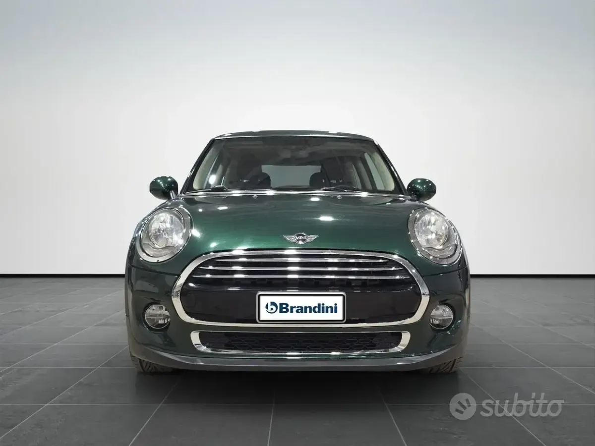 Usata Mini Cooper D Hype 116 CV (85 kW) 2016 British racing green Utilitaria