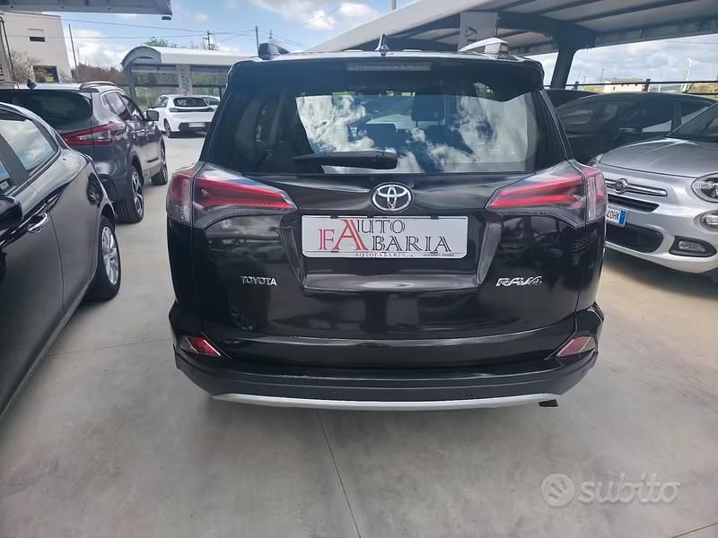 Usata Toyota RAV4 Business Edition 143 CV (105 kW) 2016 Marrone SUV