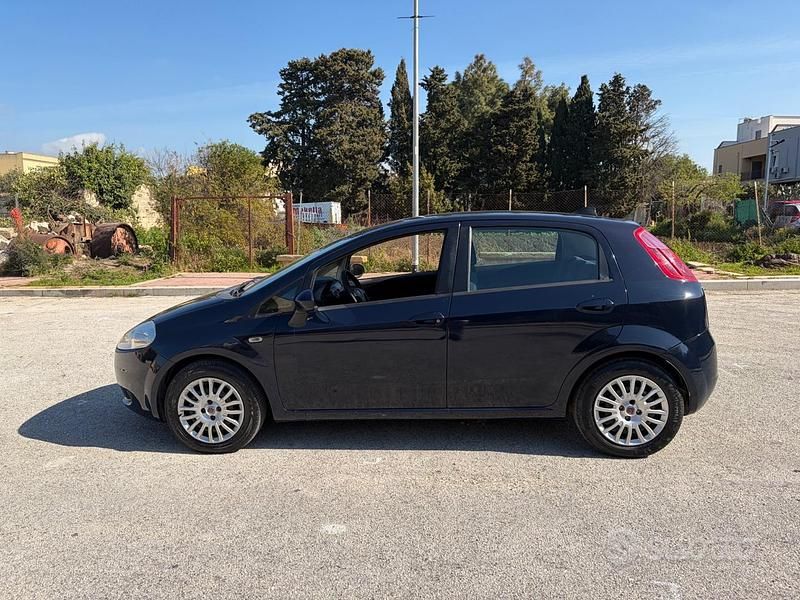 Usata Fiat Grande Punto Emotion 90 CV (66 kW) 2009 Blu Utilitaria