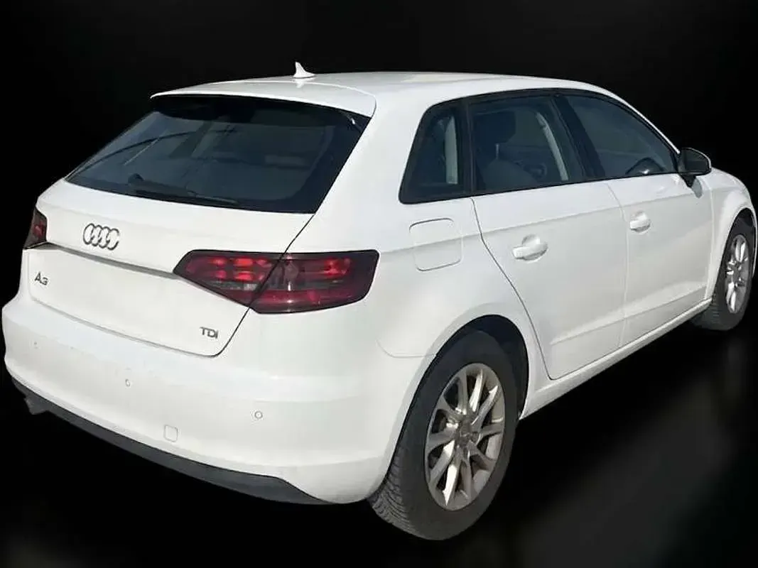 Usata Audi A3 Ambiente 110 CV (80 kW) 2015 Bianco Berlina