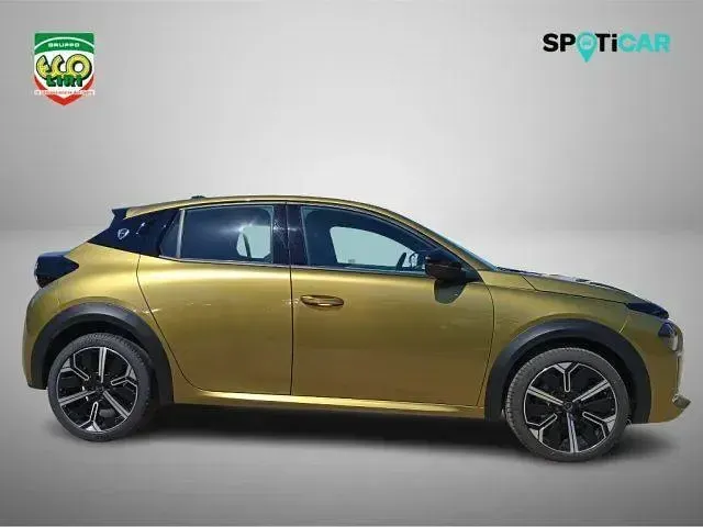 Nuova Lancia Ypsilon 101 CV (74 kW) 2026 Oro Utilitaria