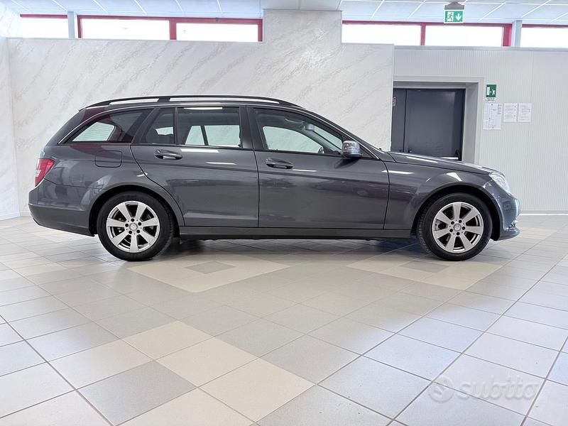 Usata Mercedes C180 120 CV (88 kW) 2014 Grigio Station wagon