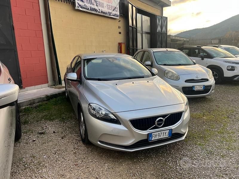 Grigio Usata 2017 Volvo V40 R-Design Tre volumi | 8600 € (Super prezzo) - Immagine 1/4
