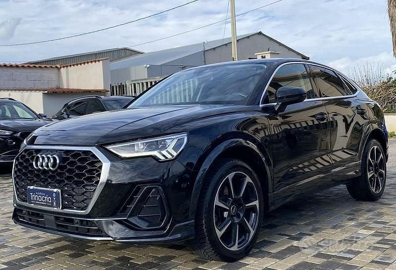 Nero Usata 2021 Audi Q3 Sportback Ambiente SUV | 32.900 € (Buon prezzo) - Immagine 1/4