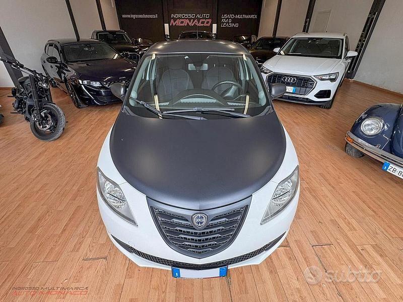 Usata Lancia Ypsilon 95 CV (69 kW) 2014 Bianco Utilitaria