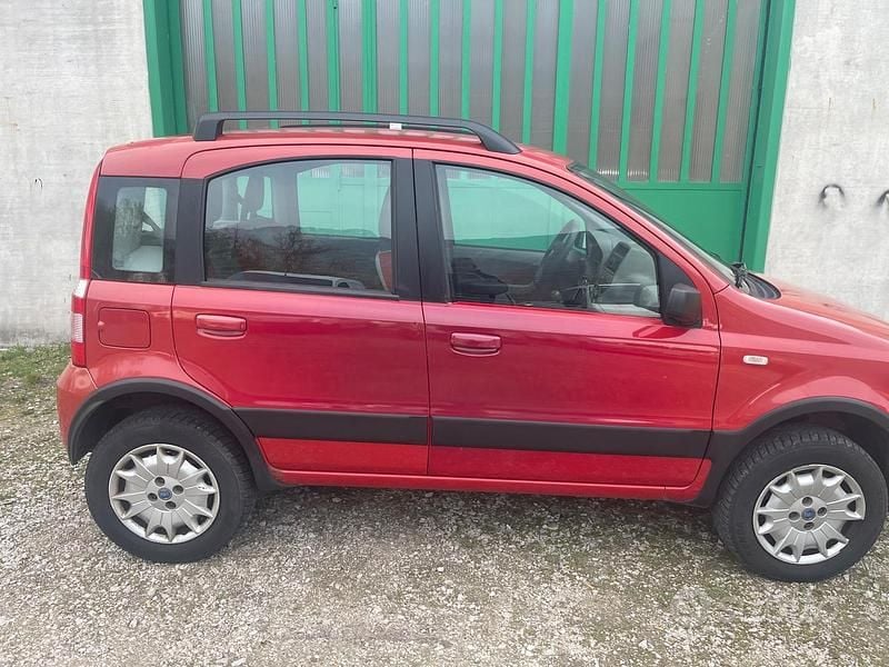 Usata Fiat Panda 4x4 Climbing 2005 Rosso Utilitaria