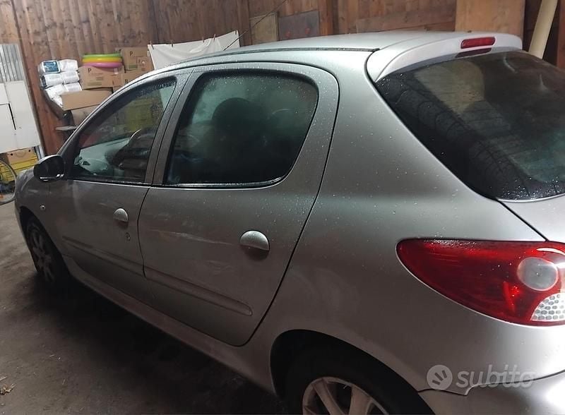 Usata Peugeot 206 68 CV (50 kW) 2010 Grigio Berlina