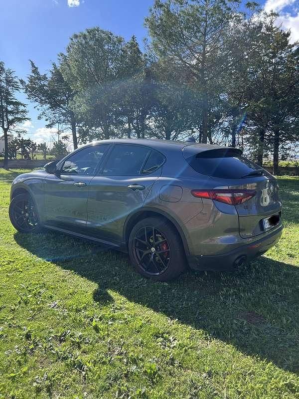 Usata Alfa Romeo Stelvio 209 CV (153 kW) 2018 SUV