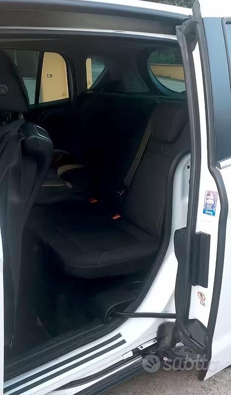 Usata Ford B-MAX 100 CV (73 kW) 2013 Bianco Monovolume