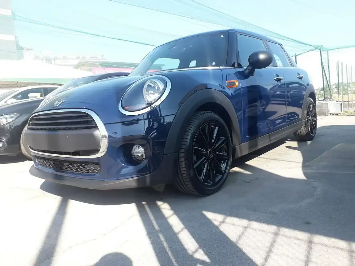 Usata Mini One D 95 CV (69 kW) 2019 Blu/azzurro Utilitaria