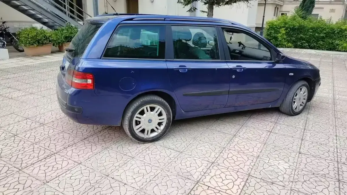 Usata Fiat Stilo Wagon 140 CV (102 kW) 2004 Bluazzurro Station wagon
