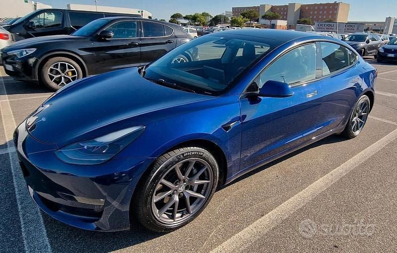 Usata Tesla Model 3 Long Range AWD 366 kW (498 CV) 2021 Blu/azzurro Berlina