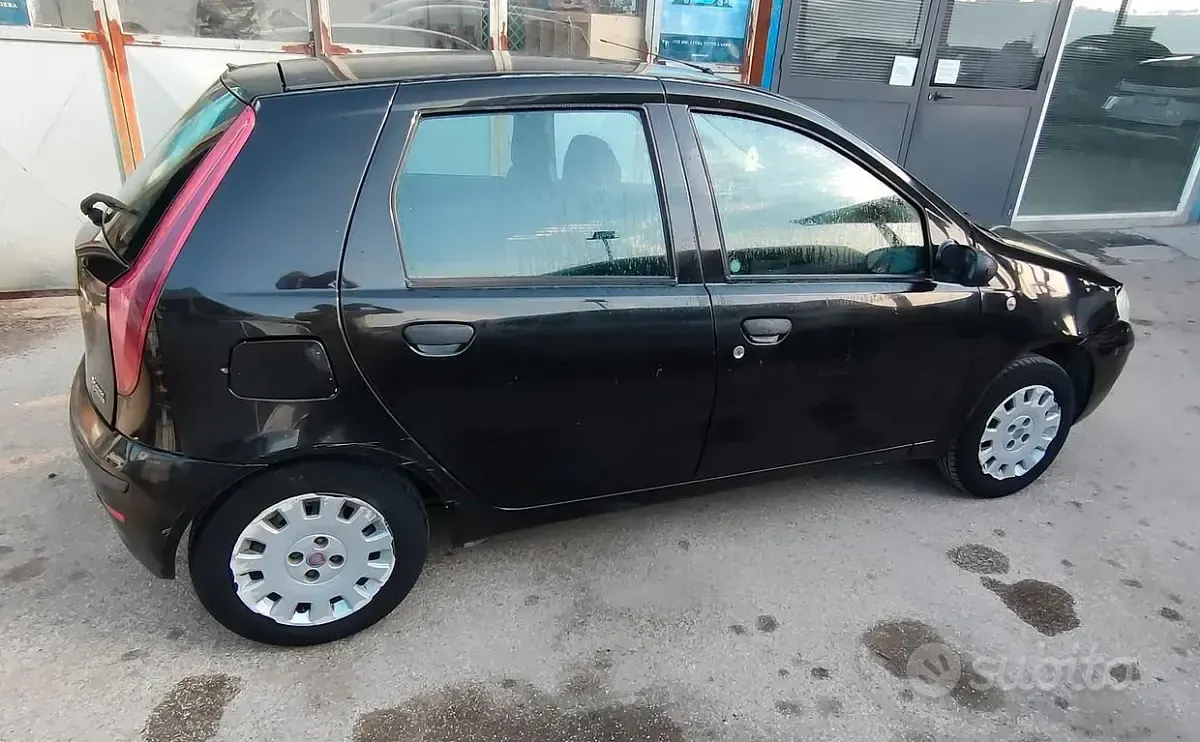 Usata Fiat Punto 60 CV (44 kW) 2009 Nero Utilitaria