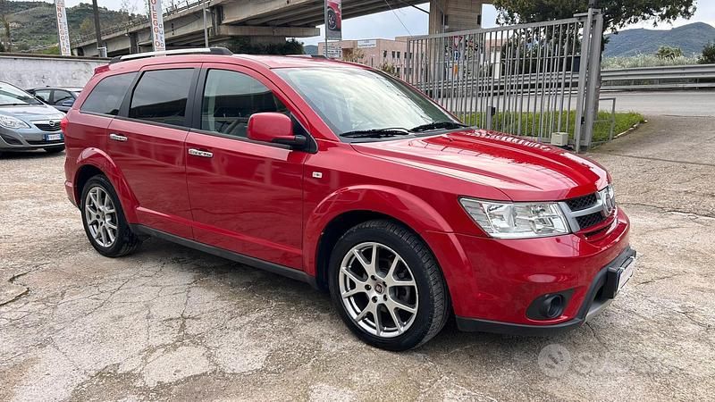 Usata Fiat Freemont 170 CV (125 kW) 2012 Rosso SUV
