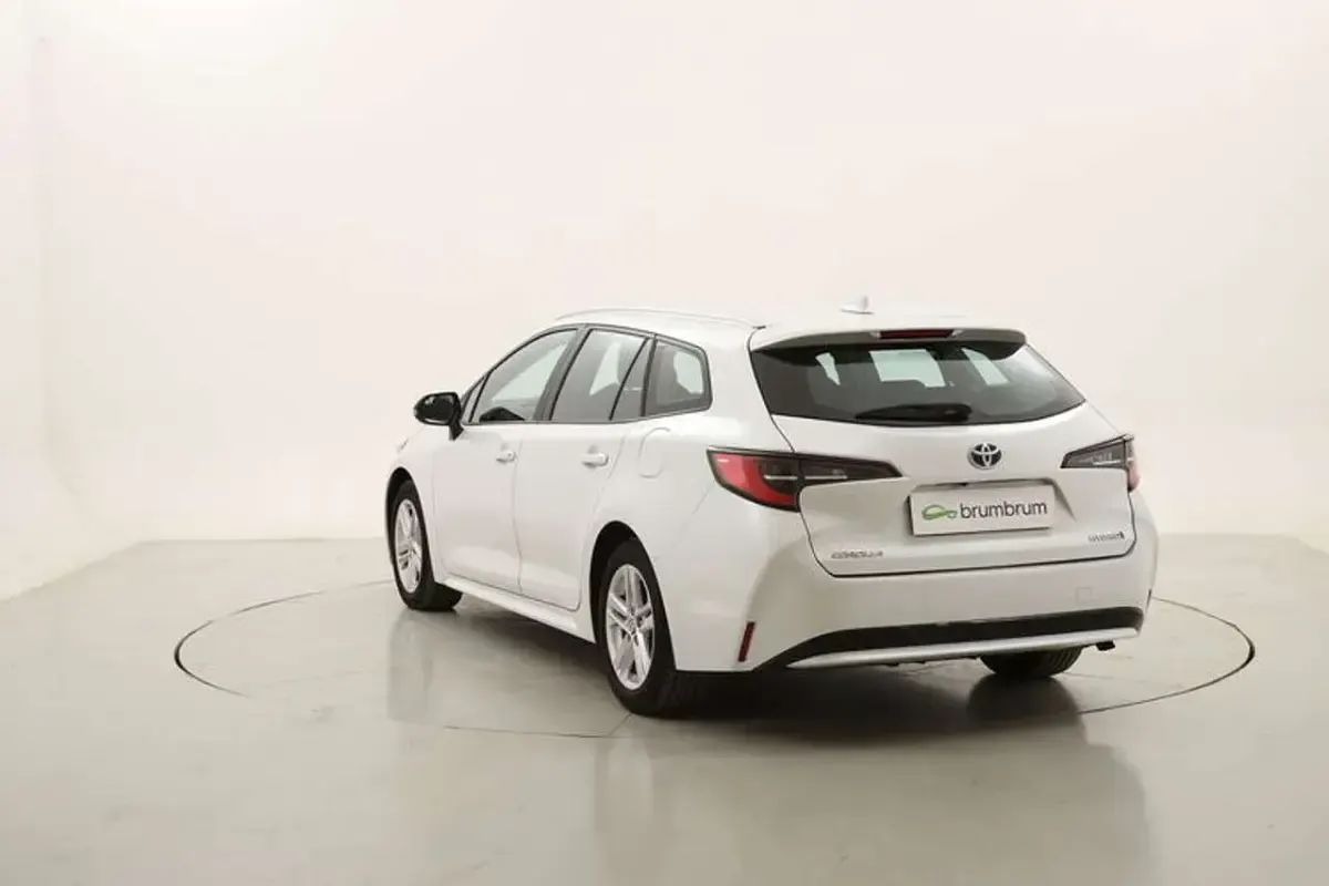 Usata Toyota Corolla Business Edition 122 CV (89 kW) 2022 Bianco Station wagon