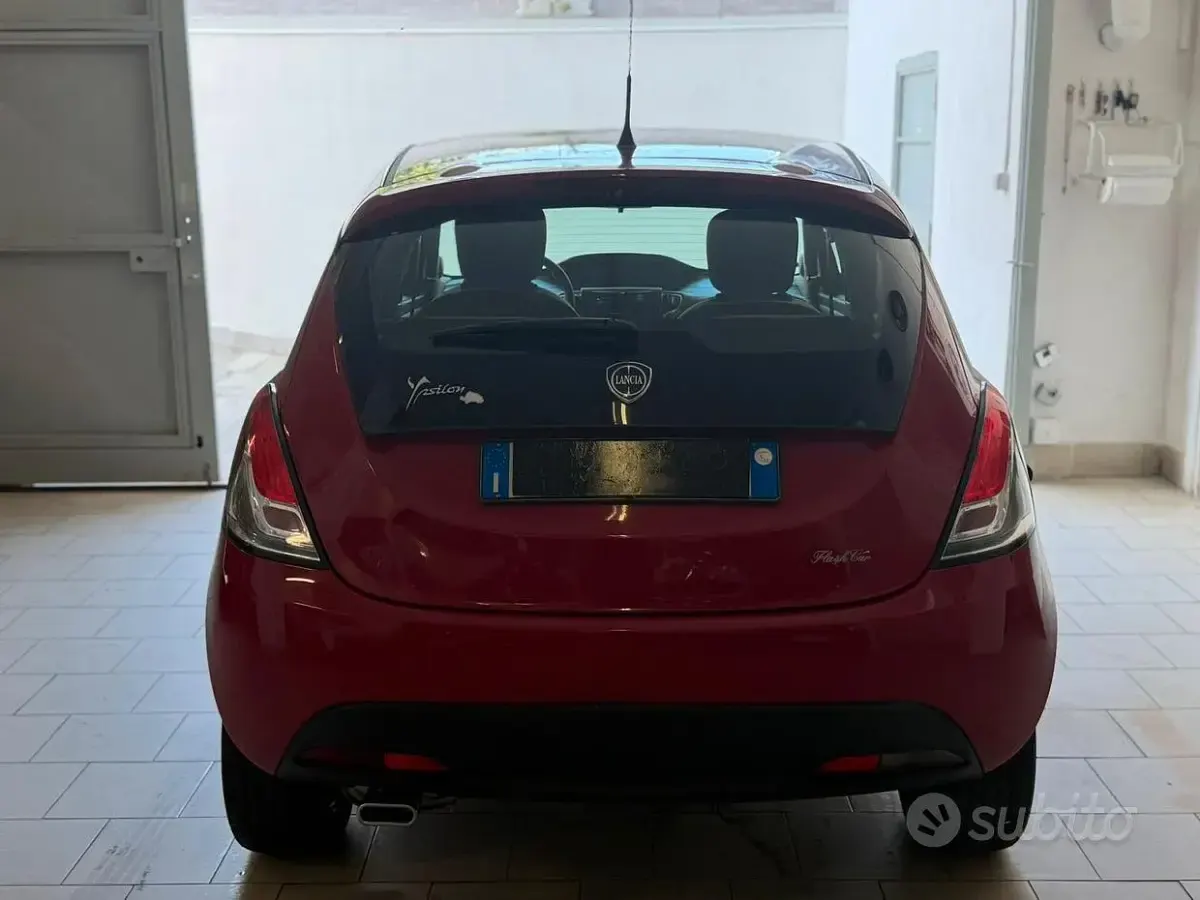 Usata Lancia Ypsilon S 95 CV (69 kW) 2015 Rosso Utilitaria
